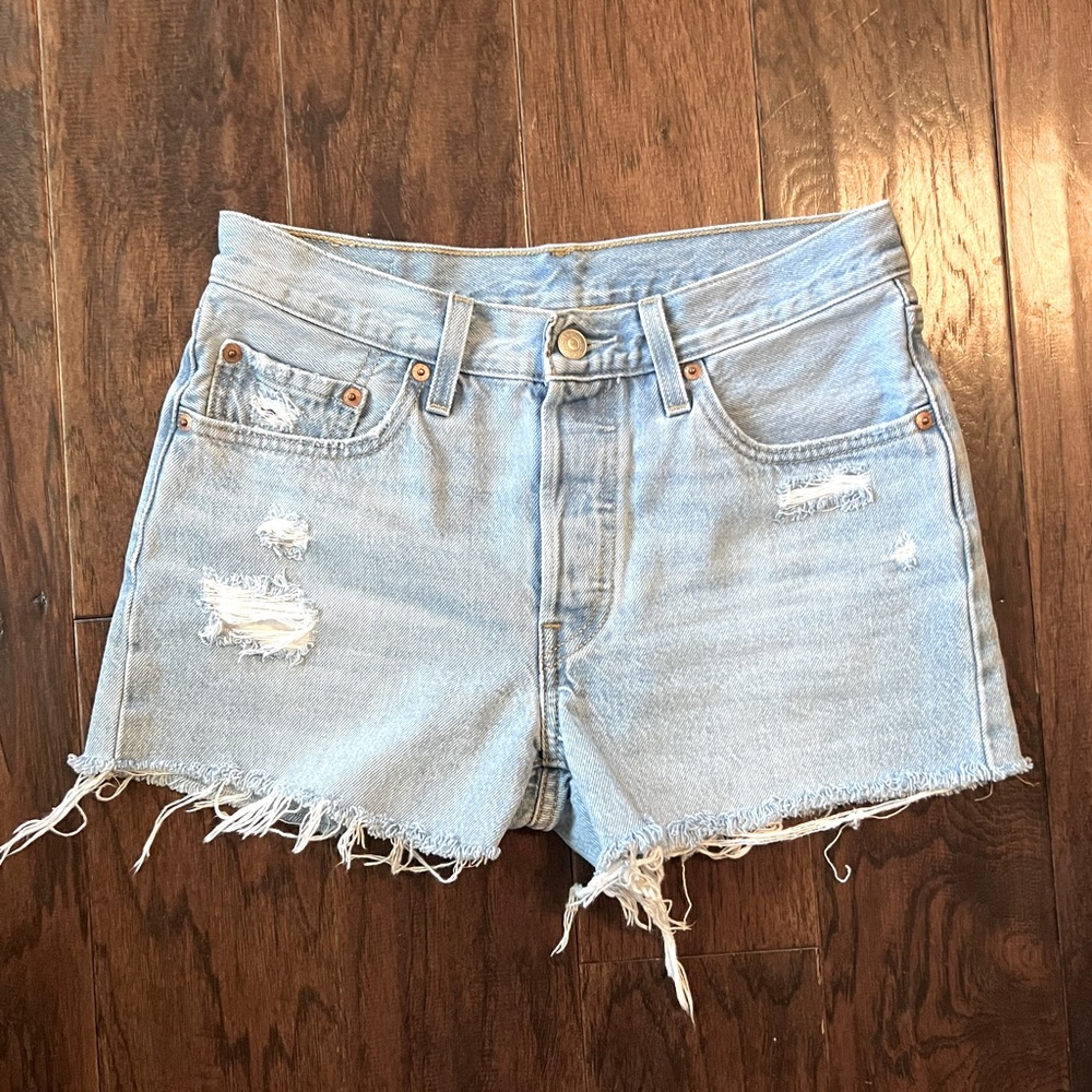 Levi’s 501 cutoff high waist jean shorts NEW without tags 🩵